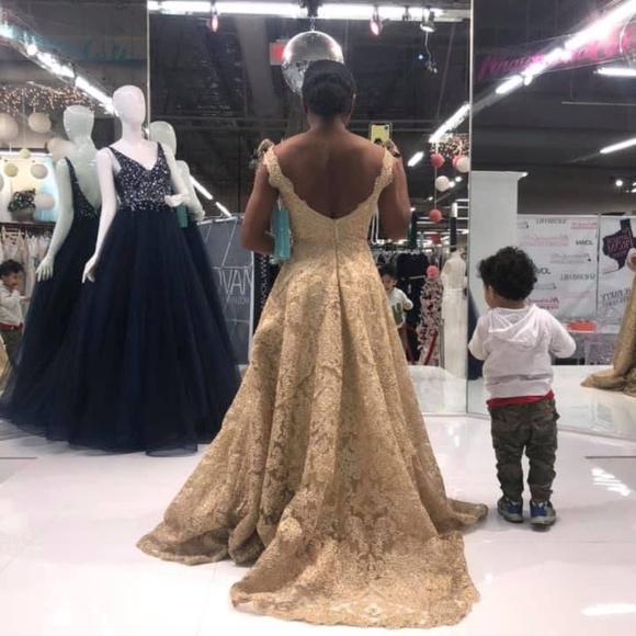 Evening gown - Picture 4 of 5